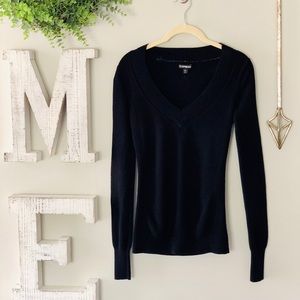 Black long sleeve v neck sweater
